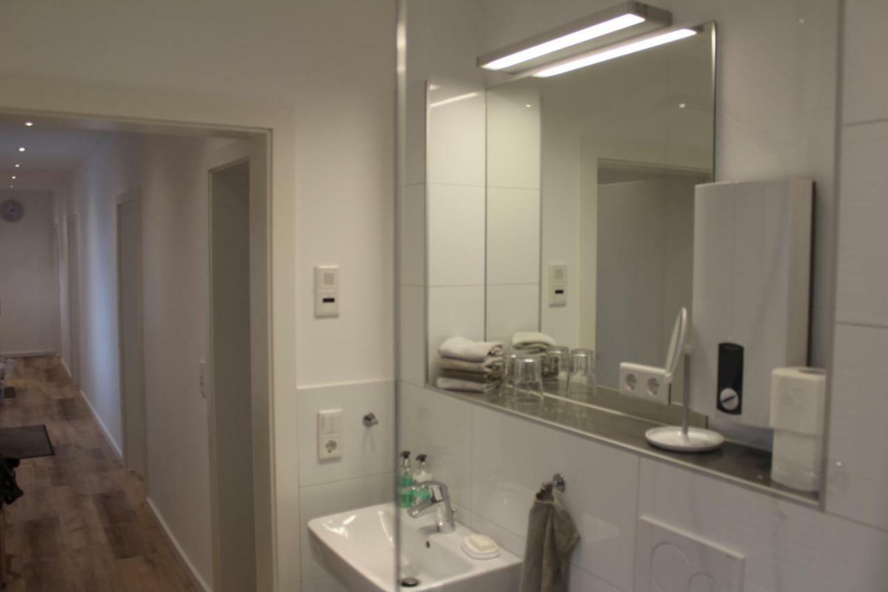 Gästezimmer Bergerhof - Ankommen und Wohlfühlen Neuss Exterior foto